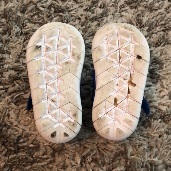 Toddler Nikes - Picture 5 of 5